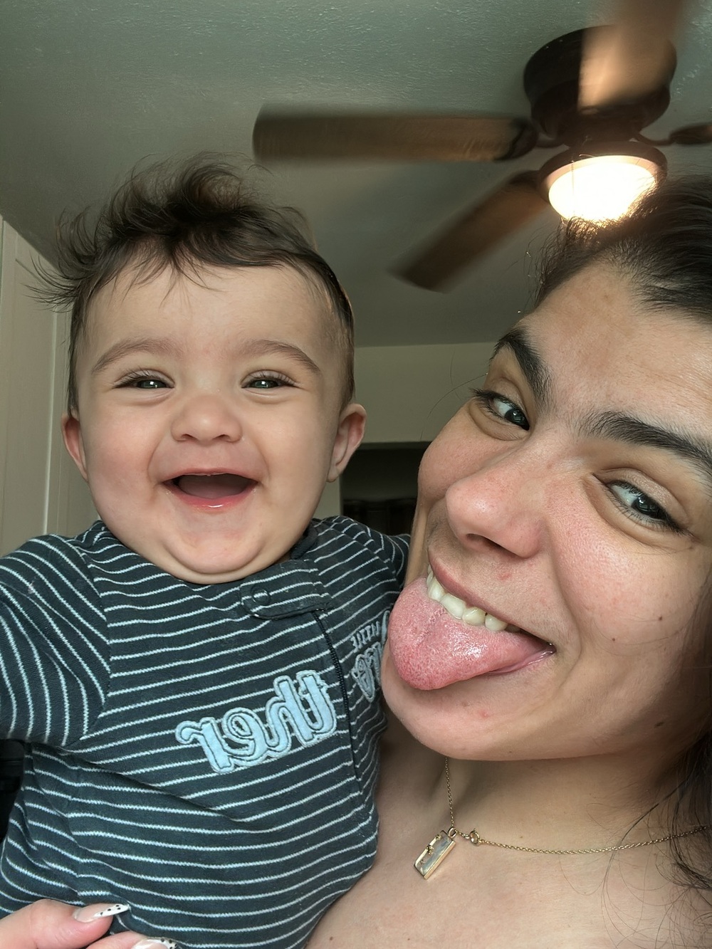 🤫My first silent live in long time. Put your like and Come join me😃 - Picture 4 of 16
